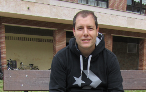 Hezurretako minaz jardungo du gaur Felix Zubia medikuak