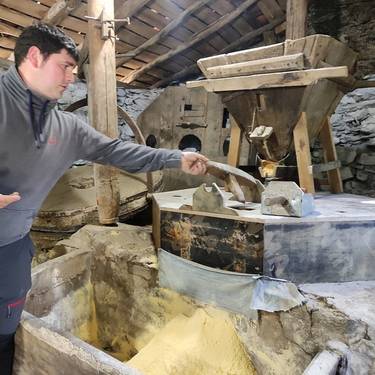 Bisita gidatua: Egurbide errota