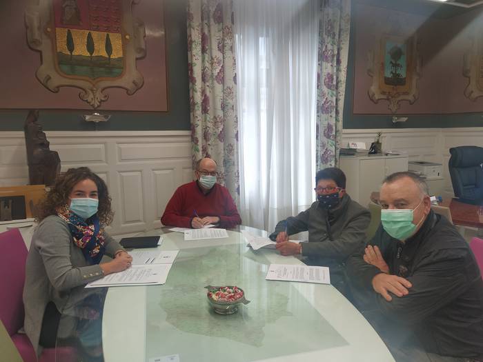 Lankidetza hitzarmena sinatu dute Azkoitiko Udalak eta Plaza Ondo elkarteak