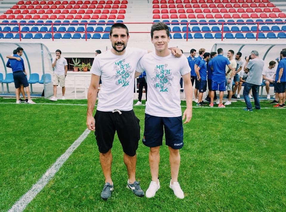 Mikel Azkoiti eta Igor Zubeldia futbolariak HERRIKOLOREAKekin bat!