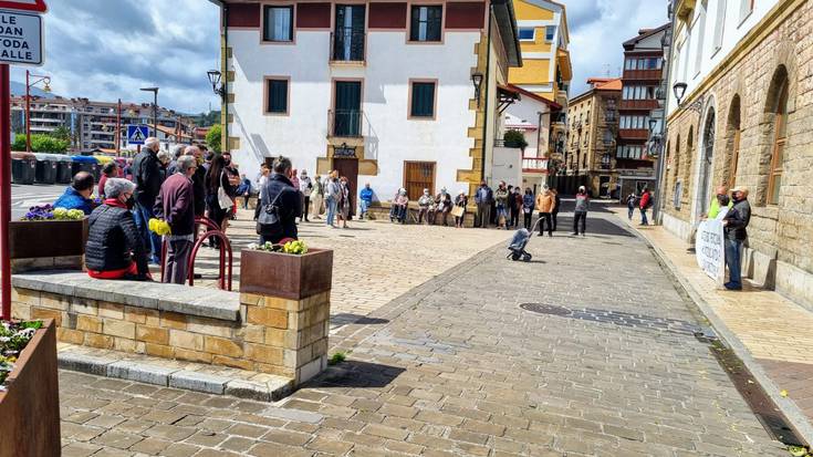 Pentsio publiko, osasungintza eta zaintza-lan duinak aldarrikatu dituzte gaur ere