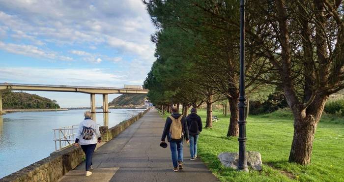 Minbiziaren kontrako elkarteak astearteroko ibilaldi osasungarriei ekingo die