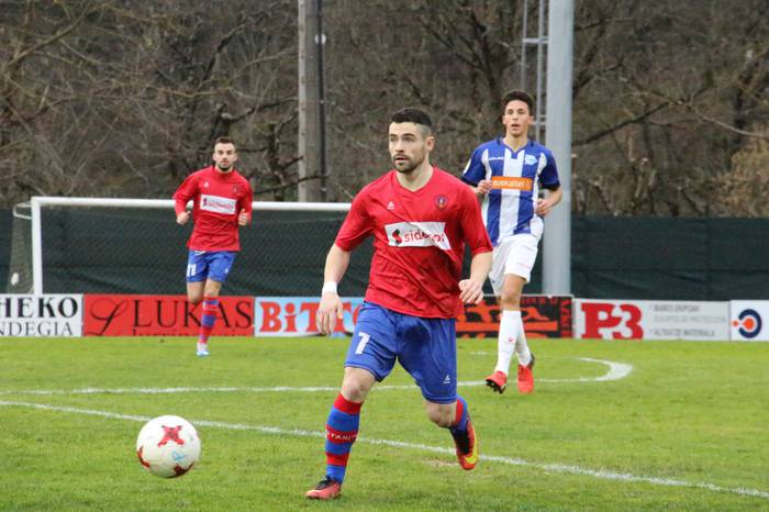 Futbola utziko du Iñigo Arzalluzek