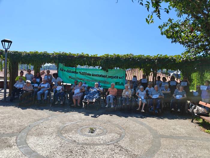 Egoitzetako hitzarmen berria negoziatzeko mahaia blokeatuta dagoela salatu dute