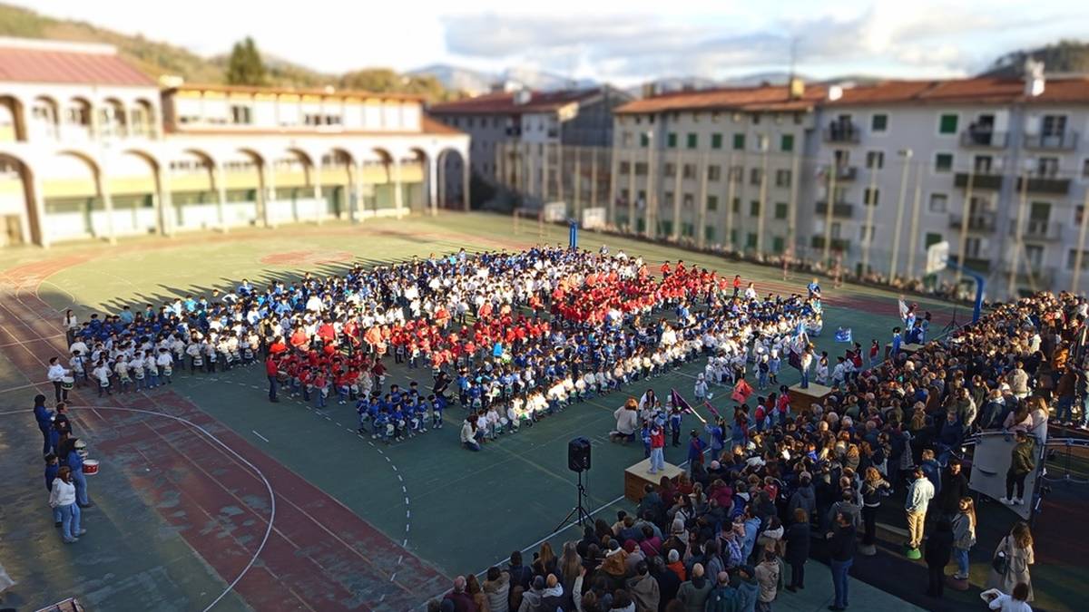 Danborrada eginda iragarri dituzte sanandresak Xabier Munibe ikastolan