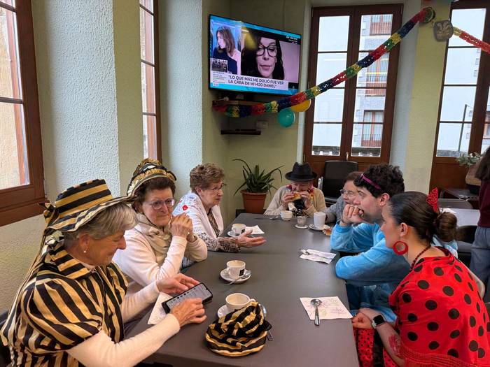 Inauterietan murgildu dira Bizipoza eguneko arreta zerbitzuko erabiltzaileak ere