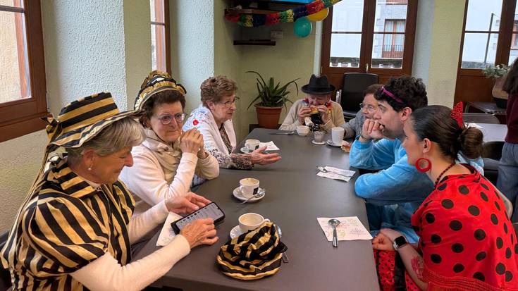 Inauterietan murgildu dira Bizipoza eguneko arreta zerbitzuko erabiltzaileak ere