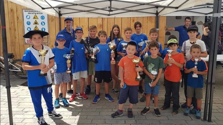 Igandean jokatuko dituzte Anaderen arrantza lehiaketak