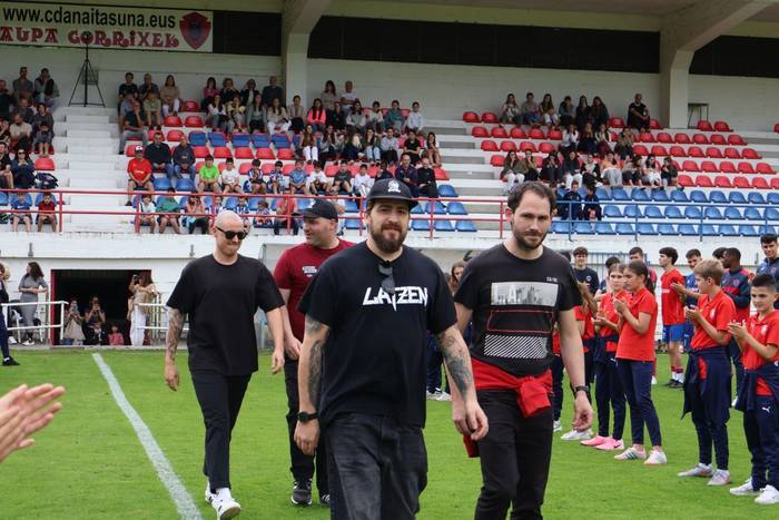 Eraldatzen taldeak 'Gorrixek' abestia egin dio Anaitasunari