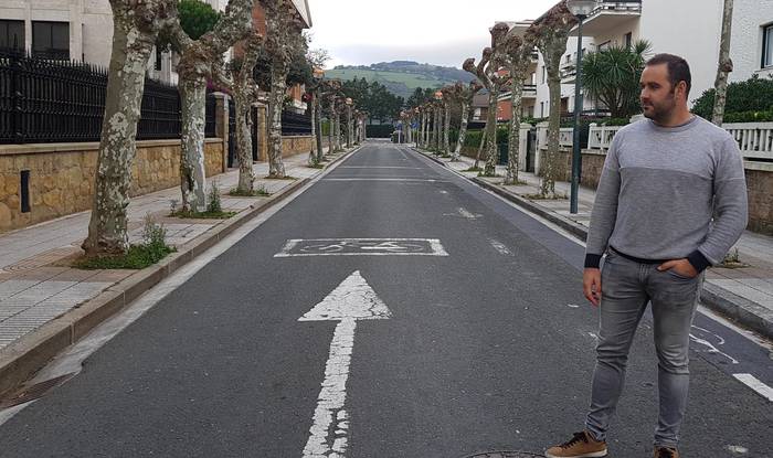 Asfaltatze lanak eta beste hainbat berrikuntza, Zarauzko Mendilauta kalean