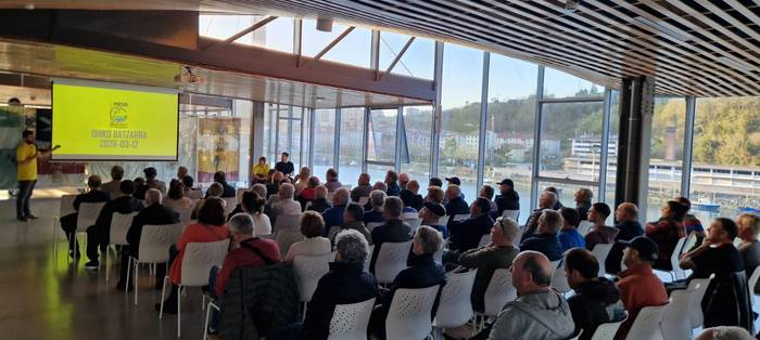 OAEk 80 bazkideren aurrean egin du urteko batzarra