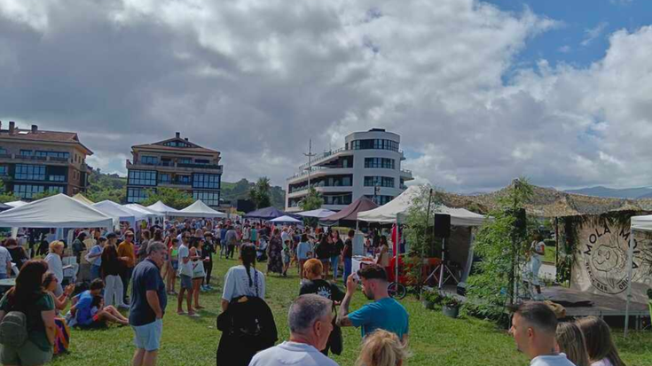 Mola Market azokaren bosgarren edizioa egingo dute igandean