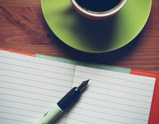 Orria zuri eta galdera asko