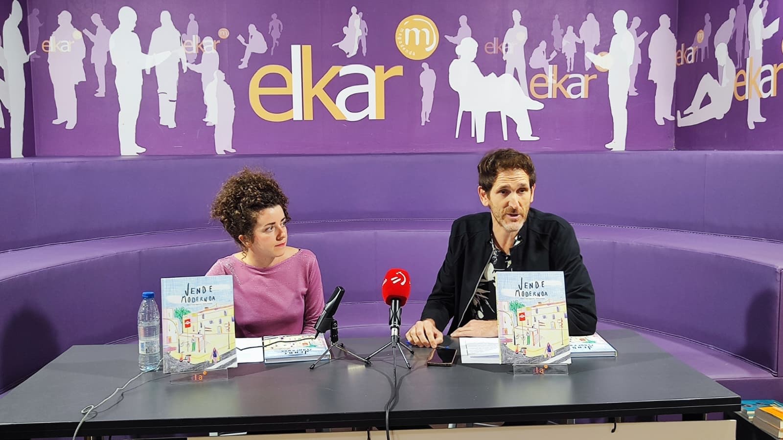 Sekretuak azaleratzen dituen lurpeko labirintoa
