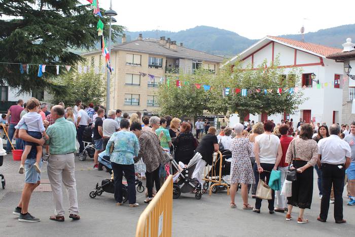 Aizarnazabalgo samieletan txosnan lan egiteko boluntarioak behar dituzte