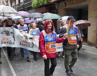 Bizikorrika, eskulanak eta bazkaria, Korrikarako gorputzak berotzeko