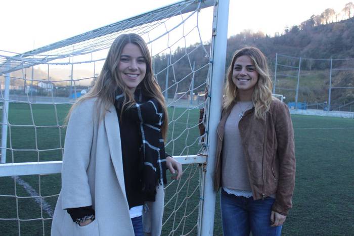 Manterola ahizpak, futbolean bidea eginez