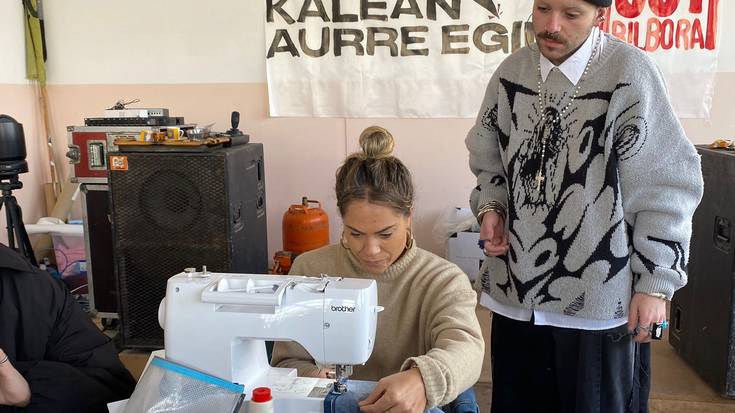 Jostorratza, haria eta sormena, lagun artean