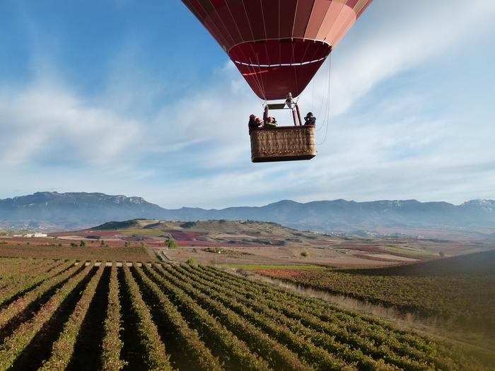Globo aerostatikoan hegan egiteko esperientzia "berezia" eskaintzen du Globos Arcoiris enpresak