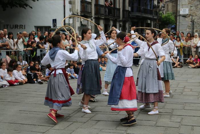 Emanaldia: Dantzari txikien Doniene saioa