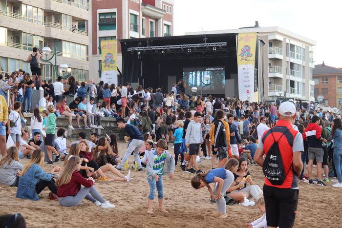 Gaueko garraio zerbitzu berezia izango da ostiralean Summer Live 22 jaialditik itzultzeko