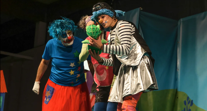 Bihar jarriko dituzte salgai Porrotx, Marimotots, Pupu eta Lore pailazoen emanaldirako sarrerak