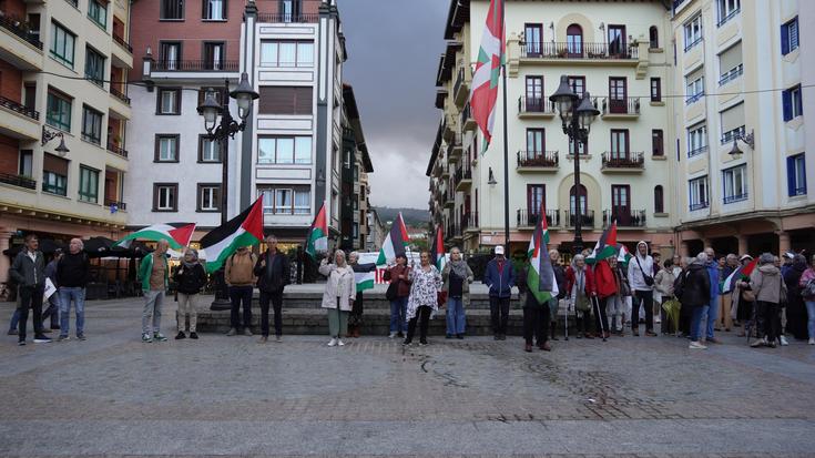 "Gerraren aurka antolatu eta saretu behar dugu, hori izan behar da gure lehentasuna"