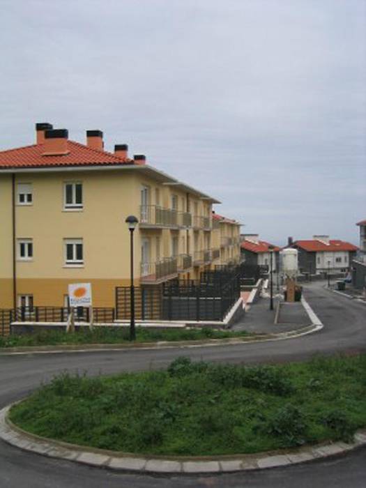 Etxebizitza bat dago saltzeko Armendi-gainen