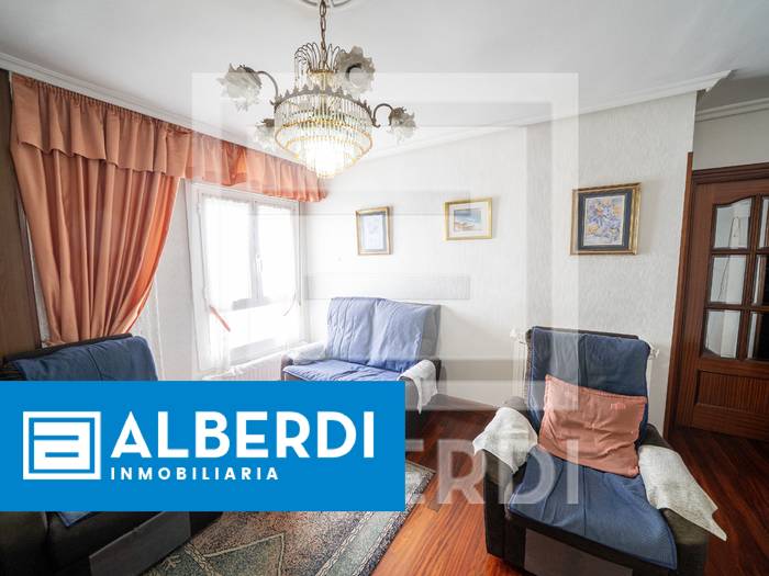 Alberdi Inmobiliaria: hiru logelako etxebizitza Aingeru kalean
