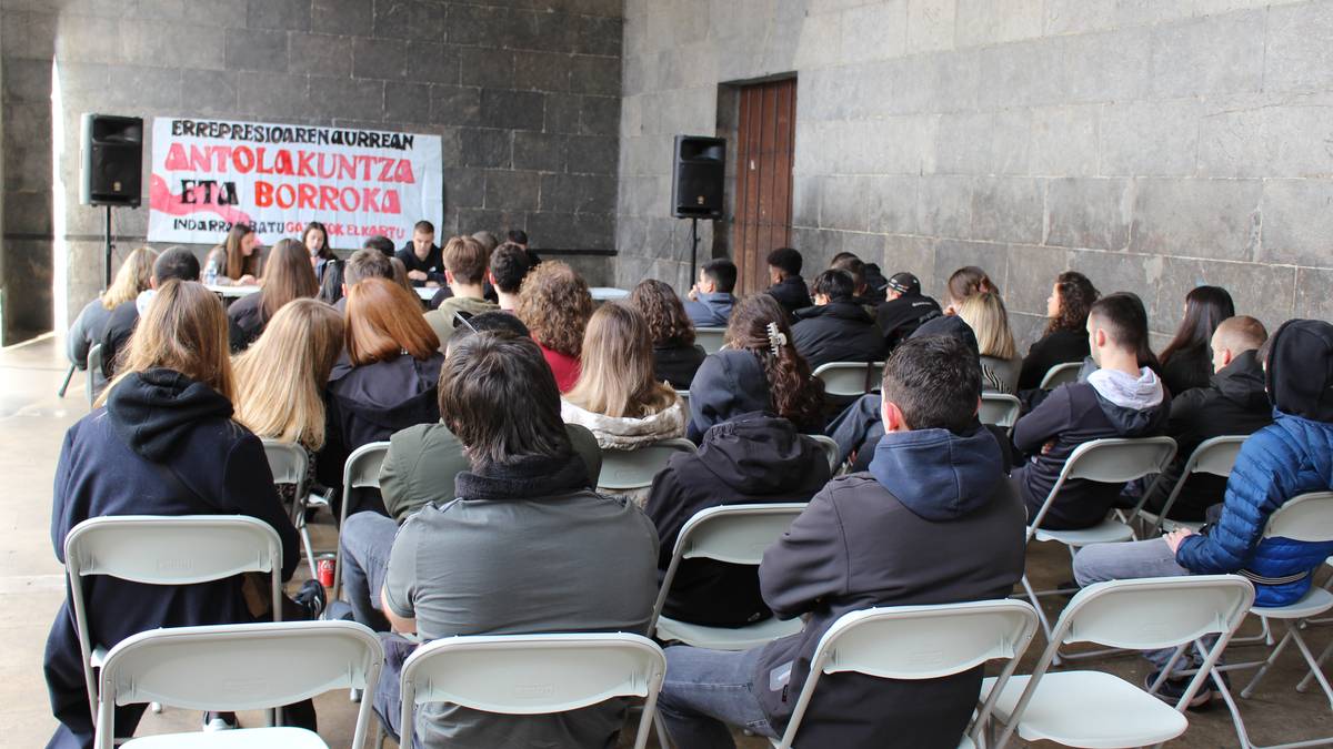 Urola Erdiko Gazte Asanbladen Topaketen bazkarirako izena eman daiteke