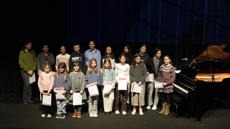 Piano ikasleen doinuek alaitu dute Soreasu antzokia