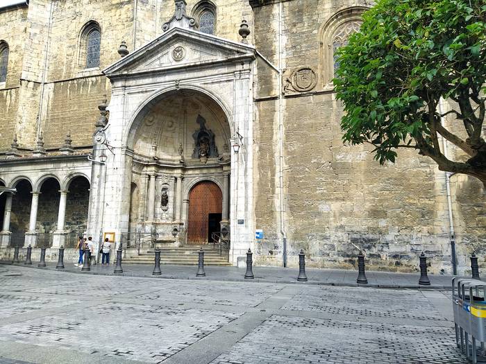 Josu Okiñenaren eta Razvan Sumaren kontzertua izango da igandean Azkoitian