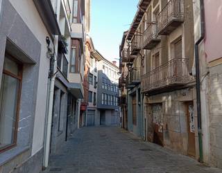 Etxebizitzak "errazago eskuratzeko politikak" eskatu ditu EAJk, batez ere gazteei zuzenduta