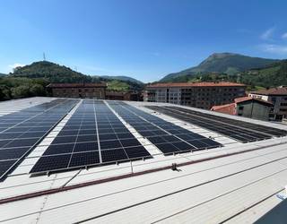 Argiolak Zestoako instalazio fotovoltaikoen inguruko informazio saioa eskainiko du bihar