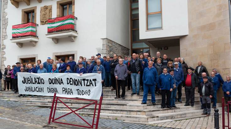 San Telmo egunean ere pentsionistek elkarretaratzea egin zuten