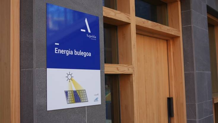 Argindarraren fakturan sos batzuk aurreztu nahi dituzten herritarrek Energia Bulegora jo dezakete
