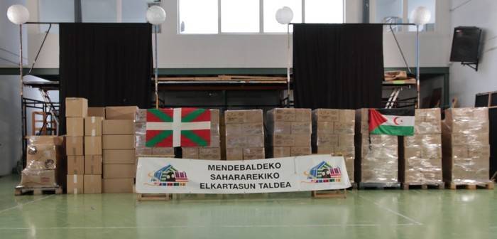 Saharautz elkartea janari bilketa egiten ari da herriko denda eta eskoletan