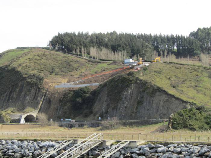 Etzi zabalduko dute Getaria eta Zumaia arteko errepidea