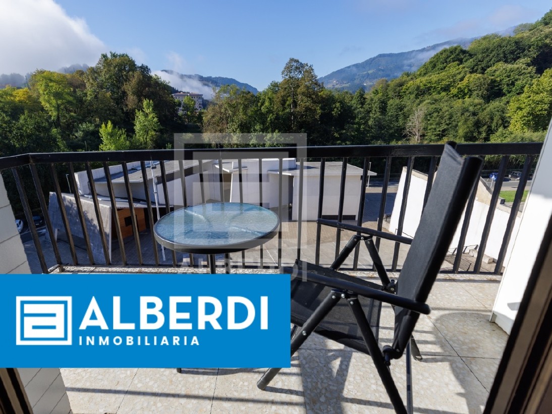 Alberdi Inmobiliaria: bista ikusgarriak dituen etxebizitza Aingeru Kalean