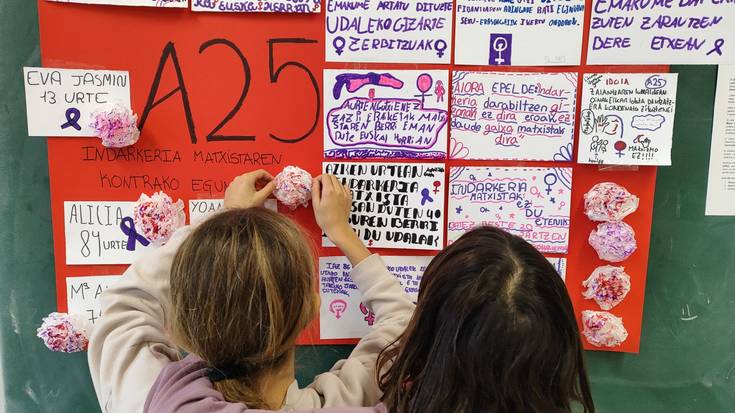 Azpeitiko ikastetxeetan ere bat egin dute Indarkeria Matxistaren Kontrako Egunarekin