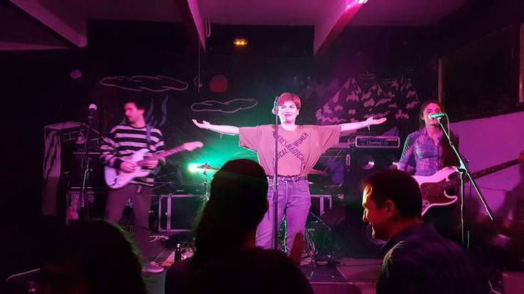 Ea zeinek geratzen dituen