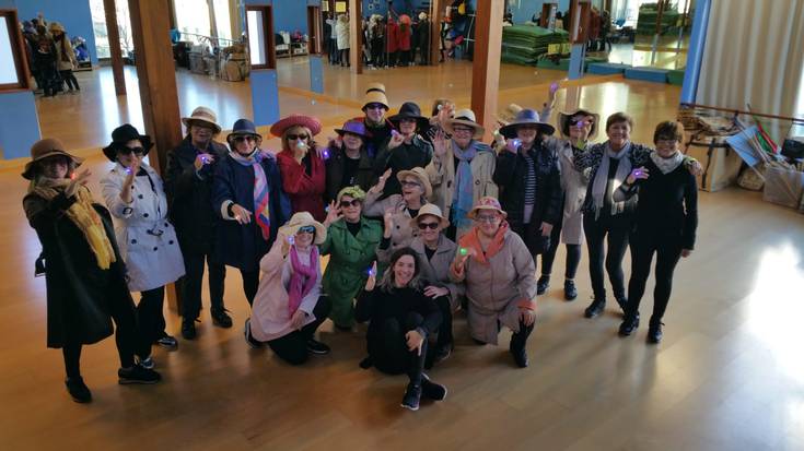 Beheko Plazakoen dantzak Team Waleren ikuskizunean