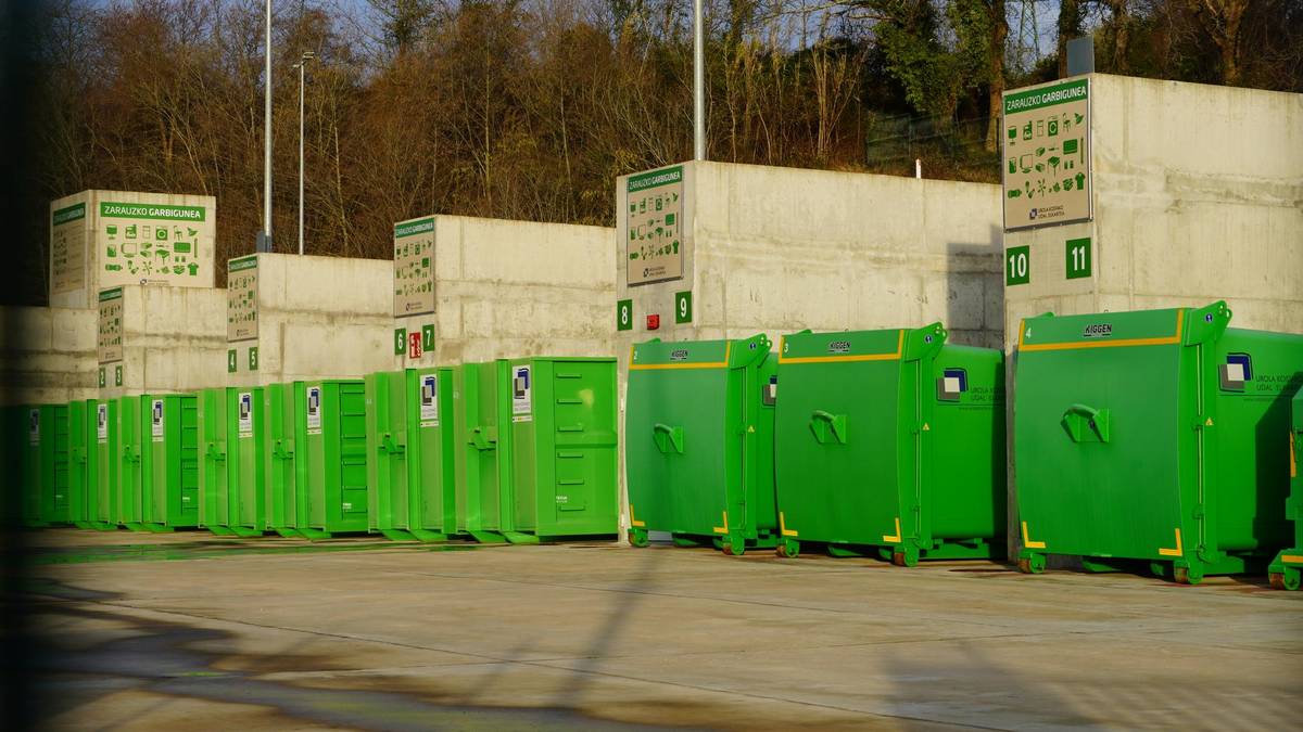 Bilketa zerbitzuaren esleipena eta Garbigune berria, bidean