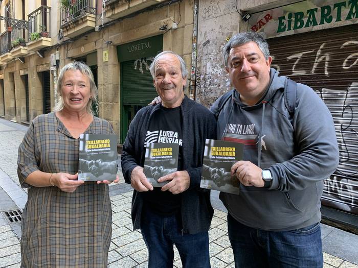 Txillarreko sukaldean gertaturikoak liburu batean bildu dituzte