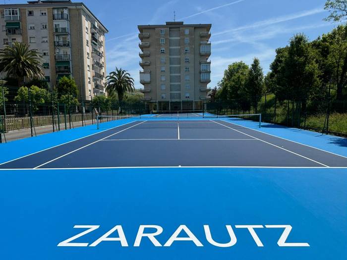 Prest dago Itxasmendiko tenis pista berria