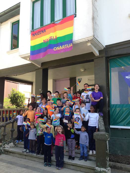 Oikiako Eskolan ere homofobia eta transfobiaren aurka