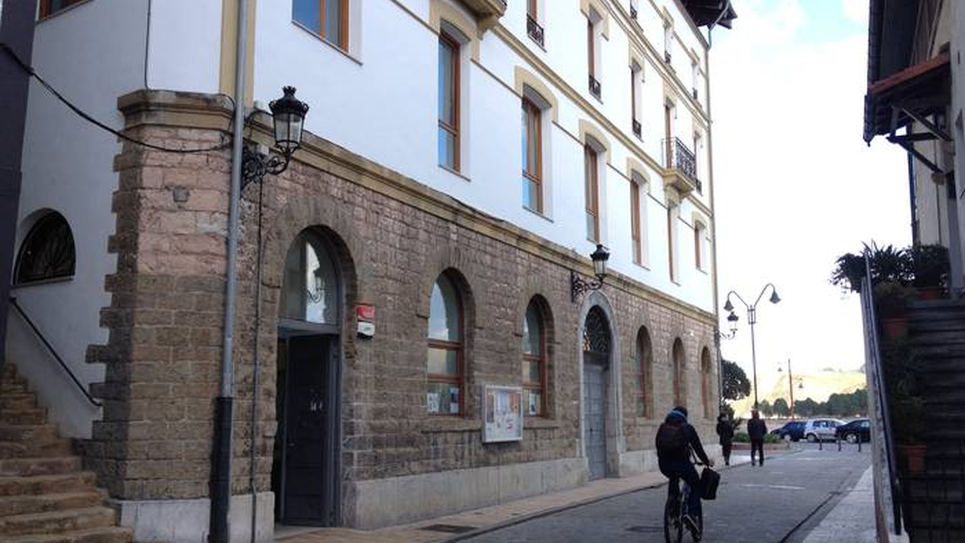 Azaroaren 11ko greba orokorra antolatzeko asanblada irekia deitu du LABek biharko