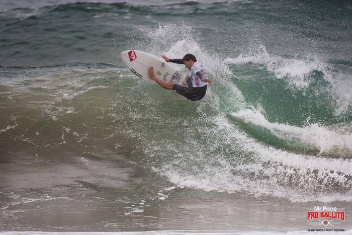 Aritz Aranburu finalaurdenetarako sailkatu da Mr Price Pro Ballito txapelketan