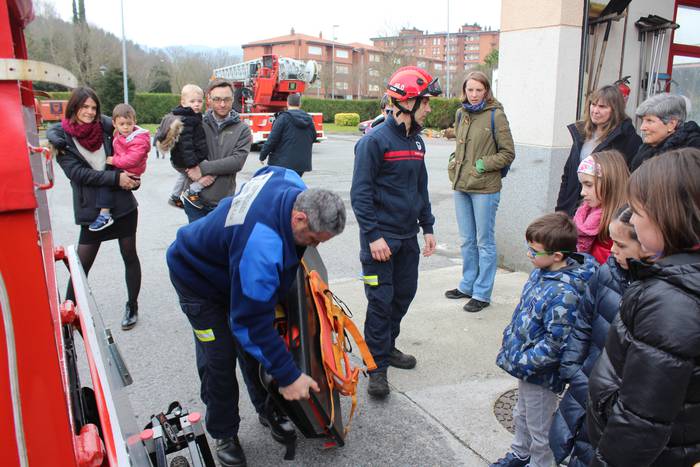 Suhiltzaileen eginkizuna bertatik bertara ezagutzeko aukera