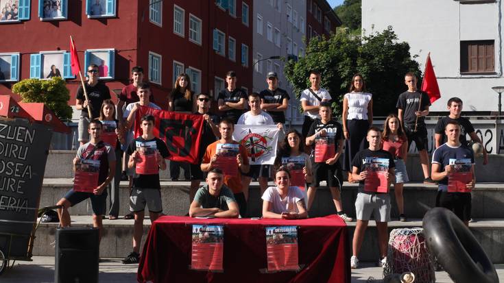 Ohi baino egitarau potoloagoarekin, "berezi" ospatuko du Gaztetxeak 20. urteurrena